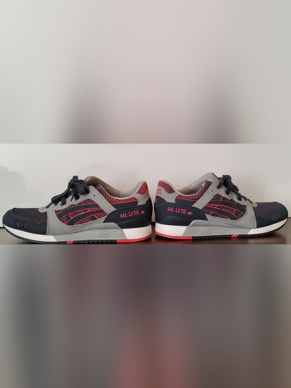 ASICS Gel Lyte III Sneakers - Grey & Pink